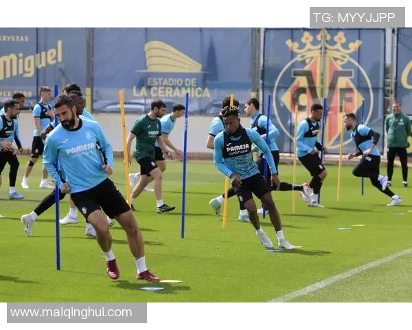 黄芳畅谈足球生涯与欧冠足球的精彩瞬间与心路历程 黄芳畅谈足球生涯与欧冠足球的精彩瞬间与心路历程